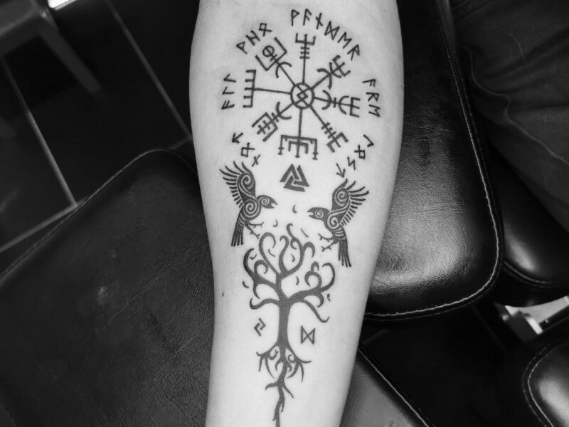 Yggdrasil, Vegvisir, Hugin, Munin, Valknut